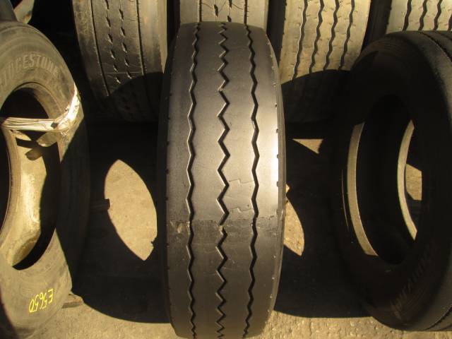 Opona używana 275/70R22.5 Bridgestone BIEZNIKOWANA