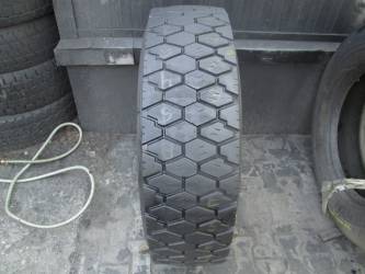 Opona używana 275/70R22.5 Pirelli BIEZNIKOWANA