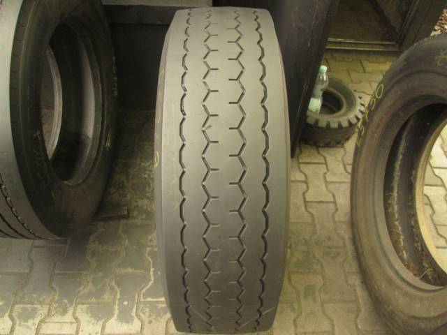 Opona używana 275/70R22.5 Michelin BIEZNIKOWANA