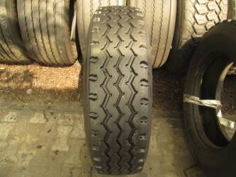 Opona używana 275/70R22.5 Pirelli BIEZNIKOWANA