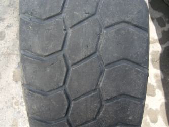 Opona używana 315/80R22.5 Bridgestone BIEŻNIKOWANA