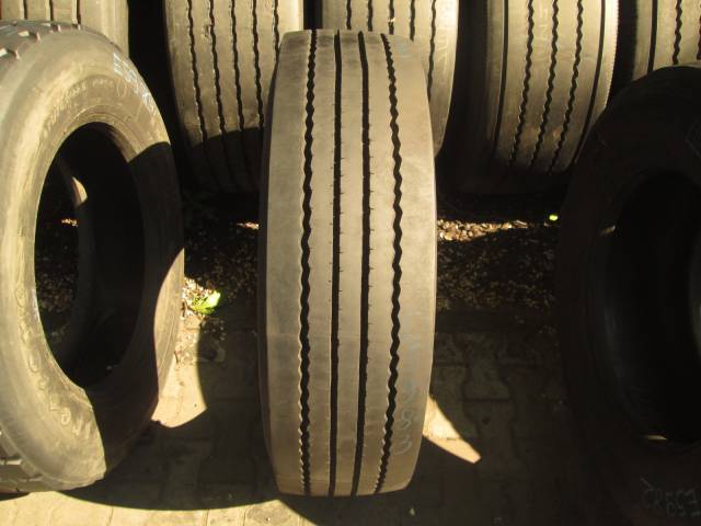 Opona używana 275/70R22.5 Dunlop BIEZNIKOWANA