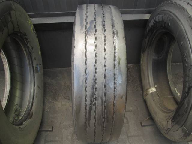 Opona używana 275/70R22.5 Michelin XZA1