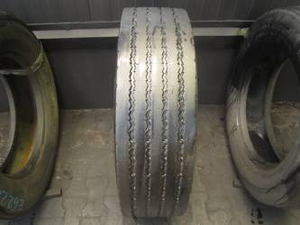 Opona używana 275/70R22.5 Bridgestone BIEZNIKOWANA