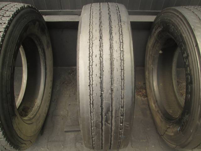 Opona używana 275/70R22.5 Michelin XZA2