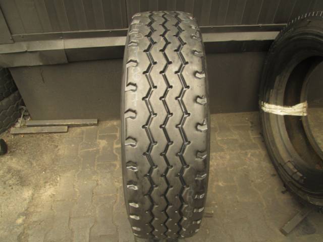 Opona używana 275/70R22.5 Michelin BIEZNIKOWANA