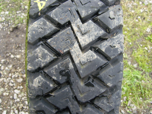 Opona używana 9.5R17.5 Uniroyal POJEDYŃCZE Z