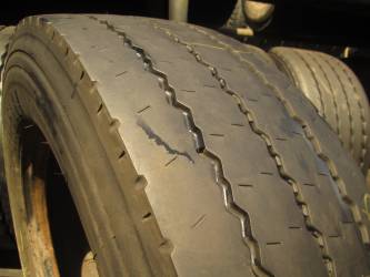 Opona używana 275/70R22.5 Pirelli MC88