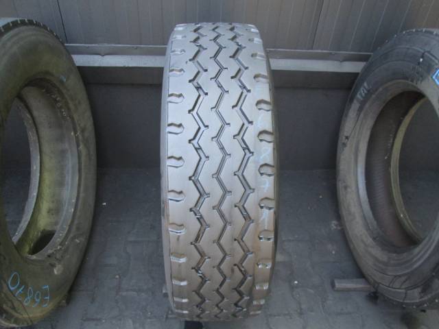 Opona używana 275/70R22.5 Michelin BIEZNIKOWANA