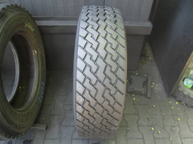 Opona używana 275/70R22.5 Dunlop BIEZNIKOWANA