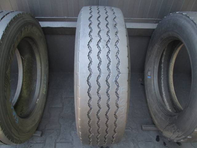 Opona używana 275/70R22.5 Michelin BIEZNIKOWANA