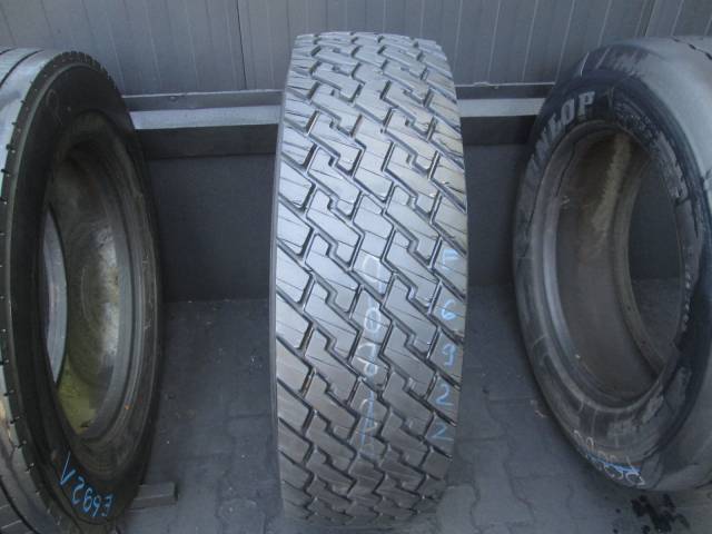 Opona używana 275/70R22.5 Pirelli BIEZNIKOWANA