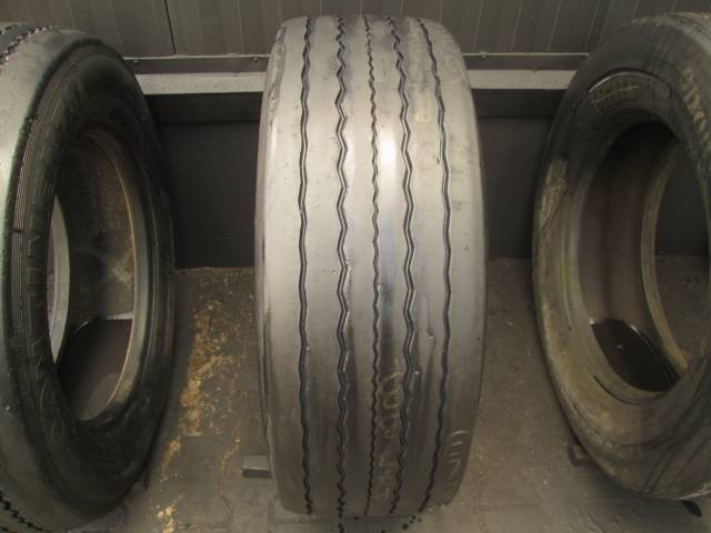 Opona używana 315/60R22.5 Goodyear BIEZNIKOWANA