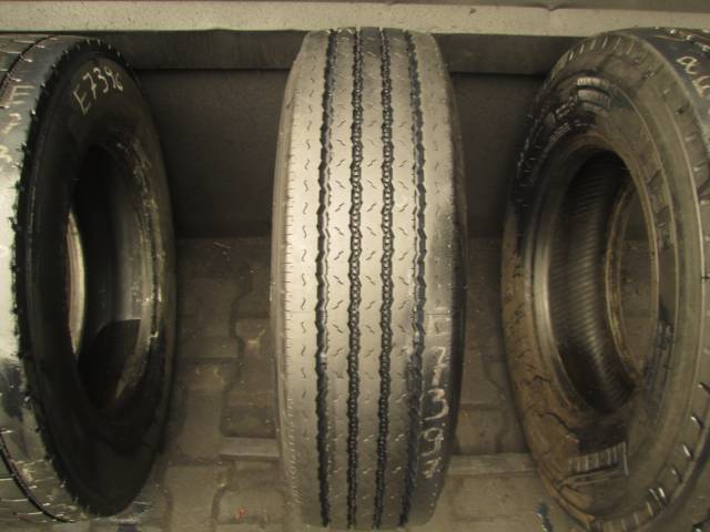 Opona używana 215/75R17.5 Bridgestone V-STEEL 294