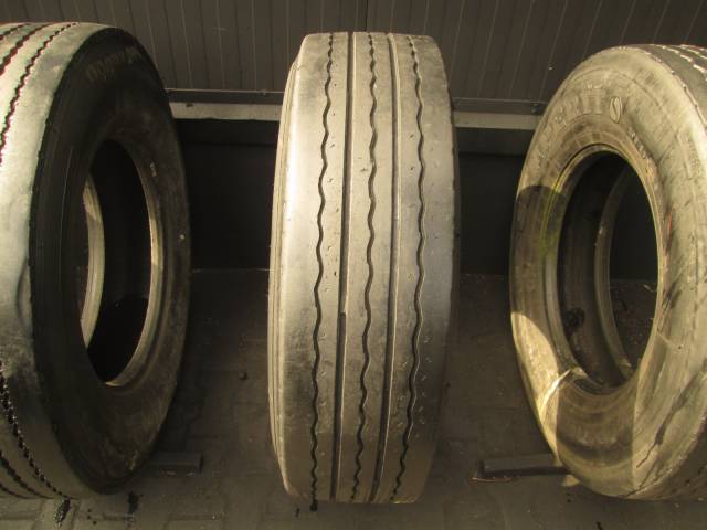 Opona używana 295/80R22,5 Michelin BIEŻNIKOWANA