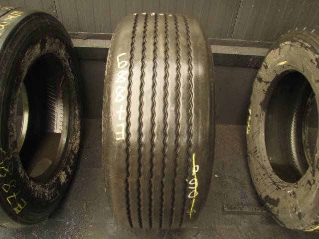 Opona używana 385/55R22,5 Dunlop BIEŻNIKOWANA