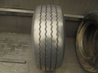 Opona używana 385/55R22,5 Pirelli BIEŻNIKOWANA