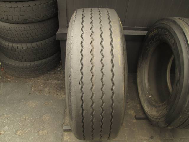 Opona używana 385/55R22,5 Michelin BIEŻNIKOWANA