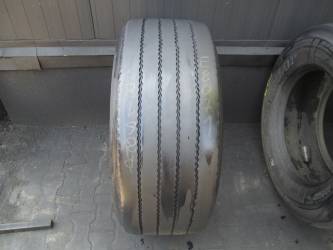 Opona używana 385/55R22,5 Bridgestone BIEŻNIKOWANA