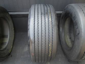 Opona używana 385/55R22,5 Dunlop BIEŻNIKOWANA