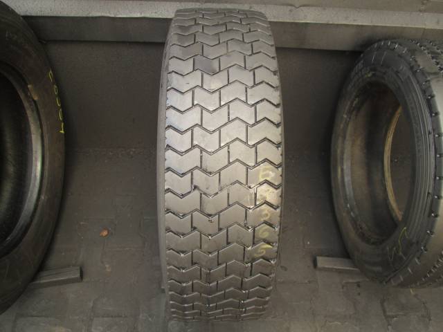 Opona używana 235/75R17,5 Fulda BIEŻNIKOWANA