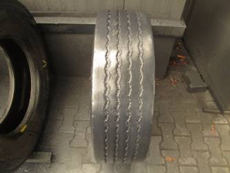 Opona używana 295/60R22,5 Michelin BIEŻNIKOWANA