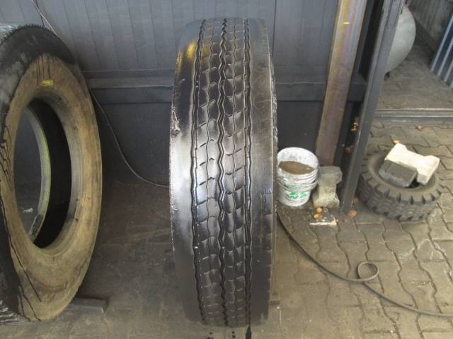 Opona używana 12R22,5 Dunlop SP341