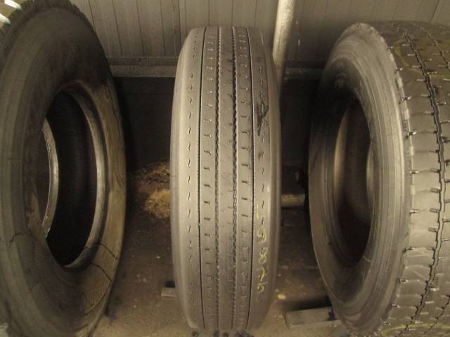 Opona używana 295/75R22,5 General ST250