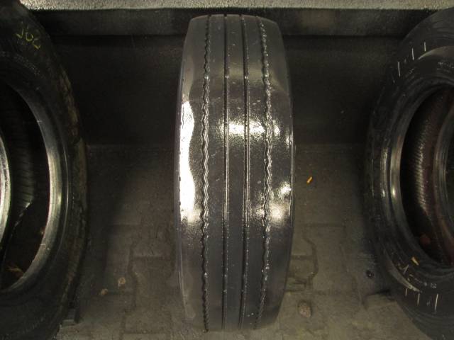 Opona używana 205/75R17,5 Pirelli FR85