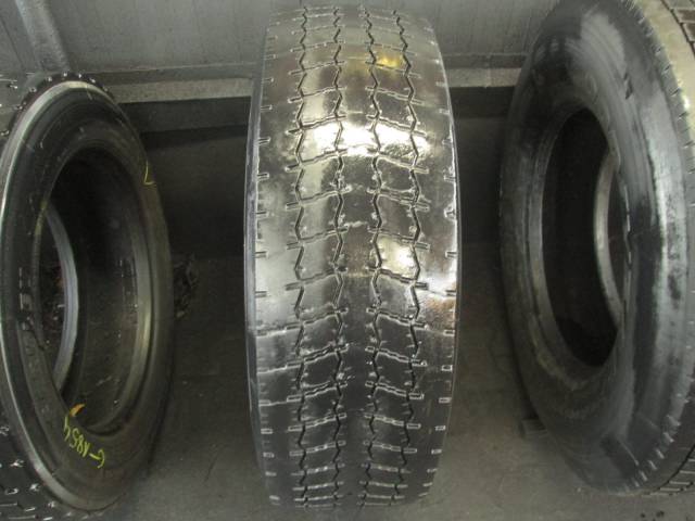 Opona używana 315/70R22,5 Continental BIEŻNIKOWANA