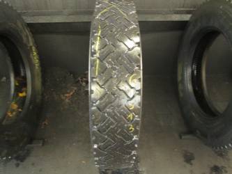 Opona używana 9R22,5 Dunlop SP304