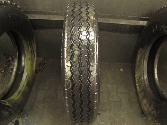 Opona używana 9R22,5 Bridgestone BIEŻNIKOWANA