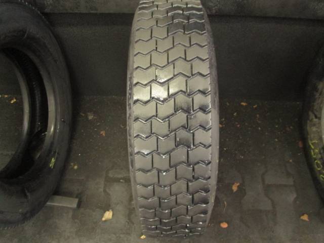 Opona używana 205/75R17,5 Goodyear BIEŻNIKOWANA