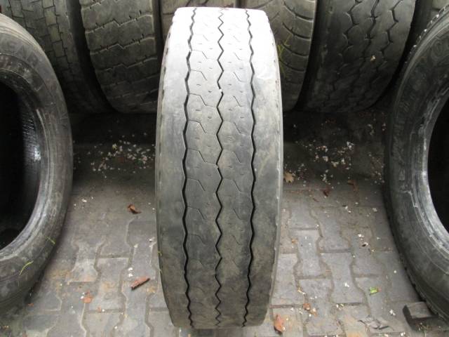 Opona używana 275/70R22,5 Dunlop BIEŻNIKOWANA