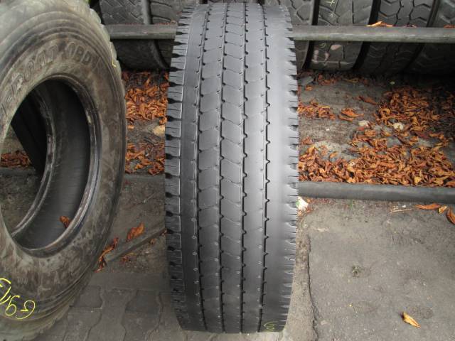 Opona używana 295/80R22,5 Yokohama SY397