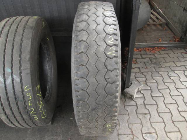 Opona używana 13R22,5 Semperit ATHLET-STEEL