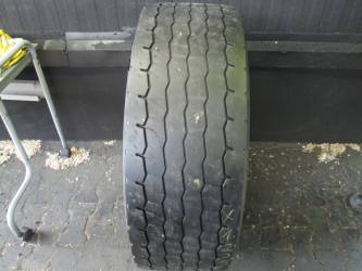 Opona używana 315/60R22,5 Bridgestone BIEŻNIKOWANA