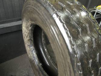 Opona używana 315/80R22,5 Bridgestone BIEŻNIKOWANA