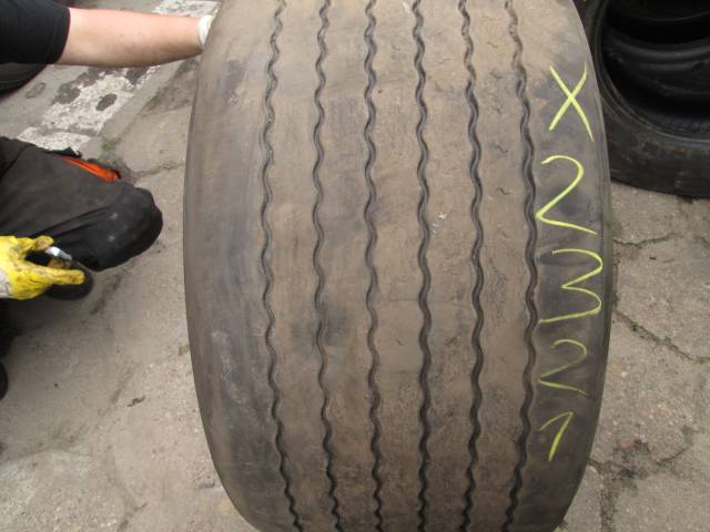 Opona używana 445/45R19,5 Continental BIEŻNIKOWANA
