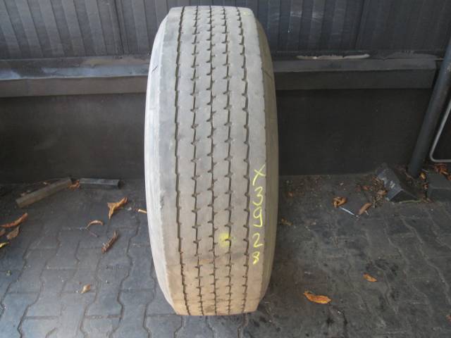 Opona używana 315/70R22,5 Dunlop BIEŻNIKOWANA