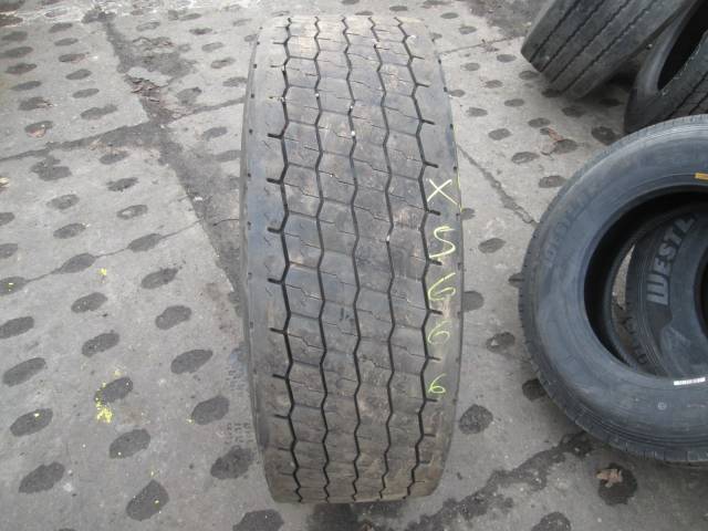 Opona używana 315/60R22,5 Bridgestone BIEŻNIKOWANA