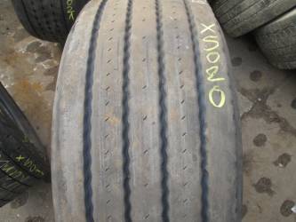 Opona używana 385/55R22,5 Bridgestone BIEŻNIKOWANA