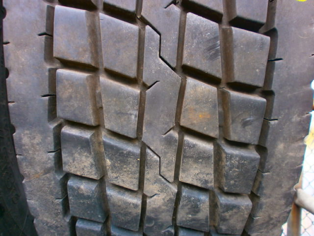 Opona używana 285/60R22.5 Dunlop SP451