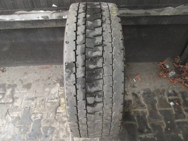 Opona używana 295/60R22,5 Pirelli TH88