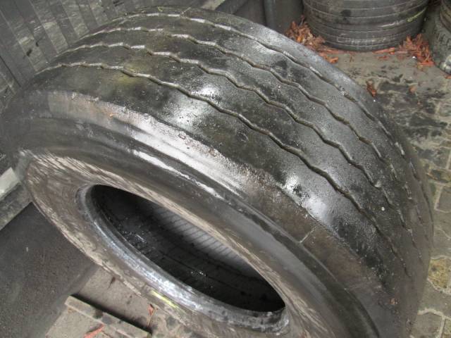 Opona używana 385/65R22,5 Hankook BIEŻNIKOWANA