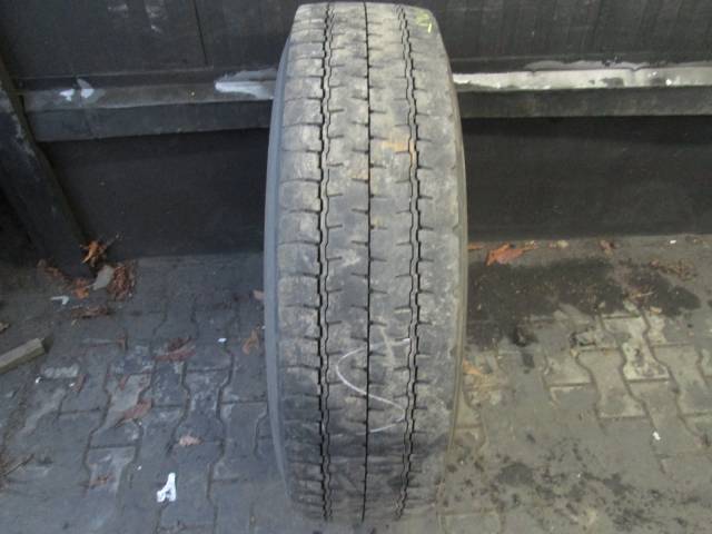 Opona używana 295/80R22,5 Michelin BIEŻNIKOWANA