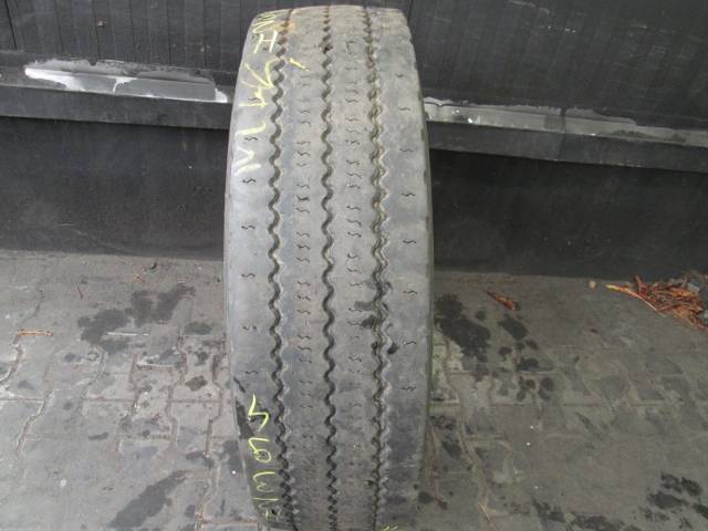 Opona używana 315/80R22,5 Semperit SNOW-FRONT