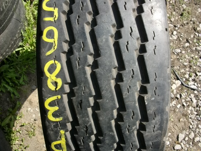 Opona używana 245/70R19.5 Pirelli ST95