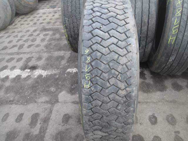 Opona używana 295/80R22,5 Semperit M+S STEEL