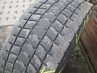 Opona używana 295/60R22,5 Bridgestone BIEŻNIKOWANA